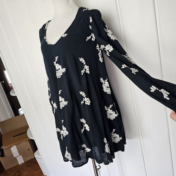 Free People Embroidered Floral Austin Black White Mini Dress Small - Picture 13 of 15